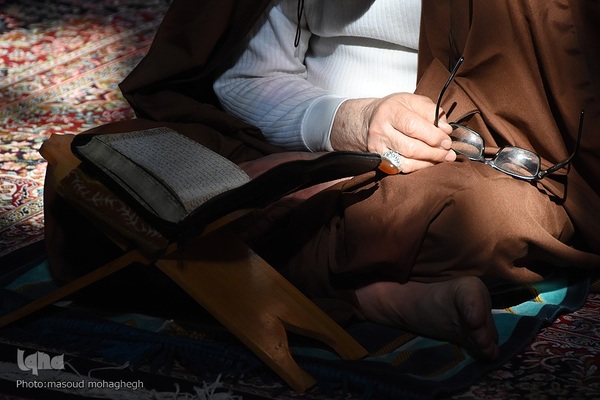 قرائت دعای ام داود در سومین روز مراسم معنوی اعتکاف