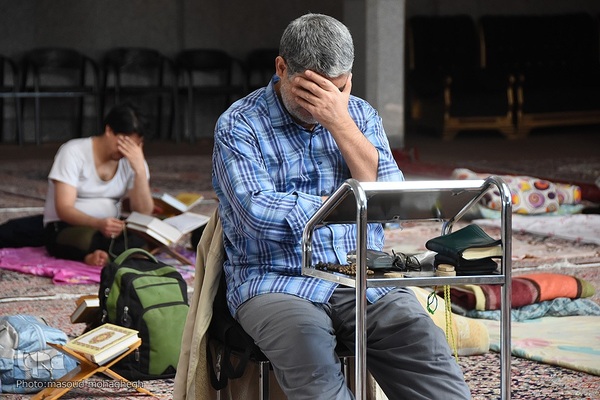 قرائت دعای ام داود در سومین روز مراسم معنوی اعتکاف