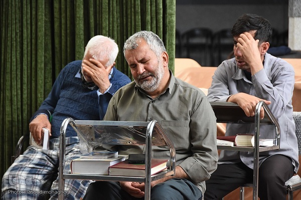 قرائت دعای ام داود در سومین روز مراسم معنوی اعتکاف