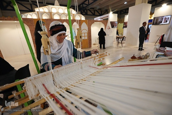 نمایشگاه گردشگری و صنایع دستی