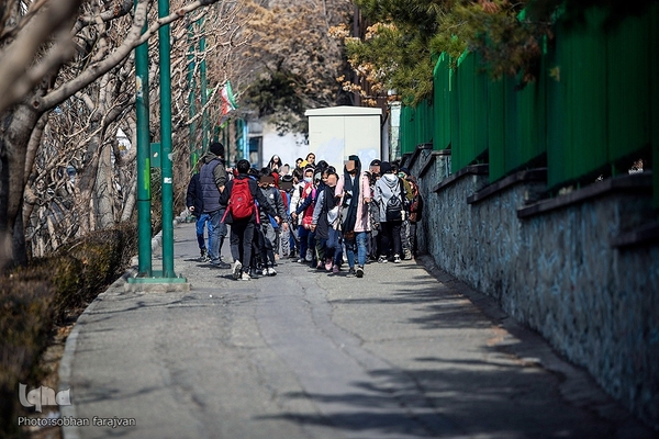 اکران انیمیشن «بچه زرنگ» برای کودکان کار