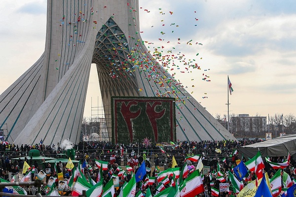 جشن پیروزی انقلاب اسلامی در میدان آزادی