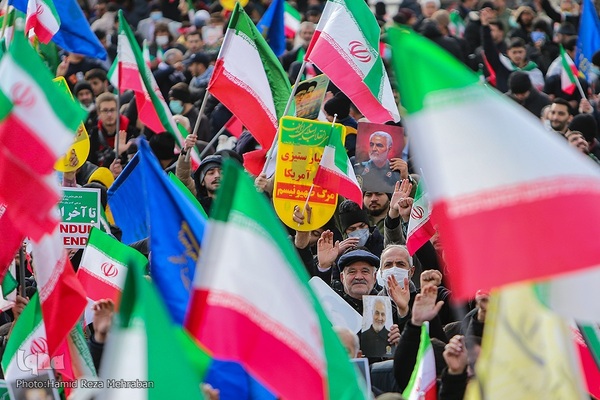 جشن پیروزی انقلاب اسلامی در میدان آزادی