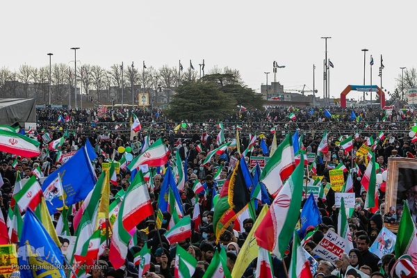 جشن پیروزی انقلاب اسلامی در میدان آزادی