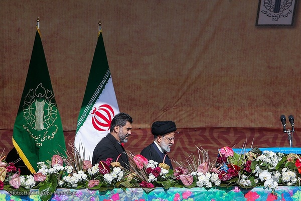 جشن پیروزی انقلاب اسلامی در میدان آزادی