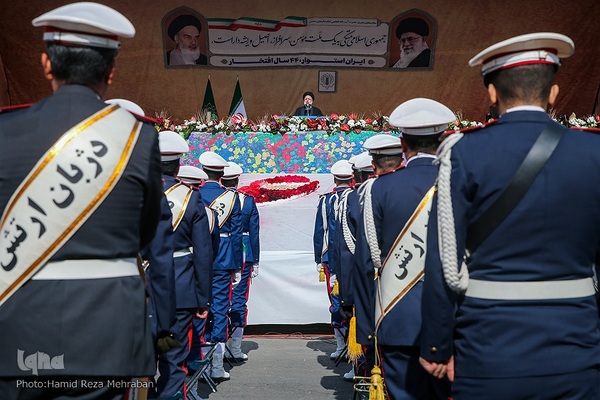 جشن پیروزی انقلاب اسلامی در میدان آزادی