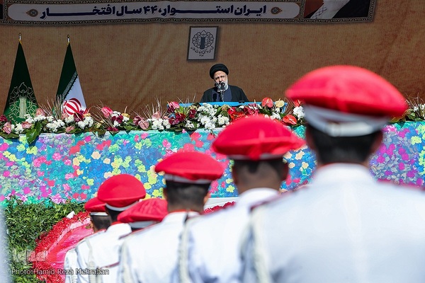 جشن پیروزی انقلاب اسلامی در میدان آزادی