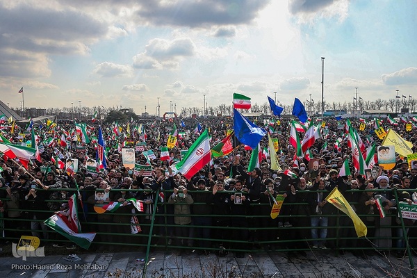 جشن پیروزی انقلاب اسلامی در میدان آزادی