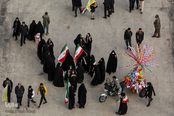 جشن پیروزی انقلاب اسلامی در میدان آزادی