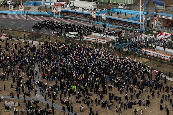 جشن پیروزی انقلاب اسلامی در میدان آزادی