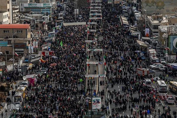 جشن پیروزی انقلاب اسلامی در میدان آزادی
