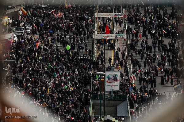 جشن پیروزی انقلاب اسلامی در میدان آزادی
