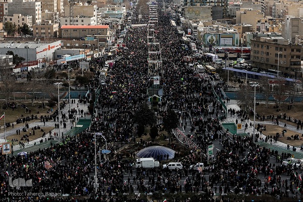 جشن پیروزی انقلاب اسلامی در میدان آزادی