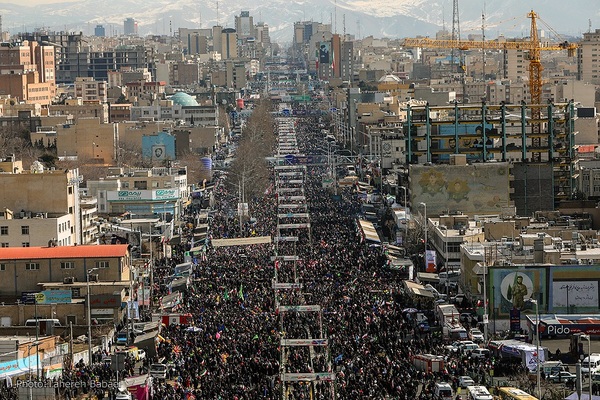 جشن پیروزی انقلاب اسلامی در میدان آزادی
