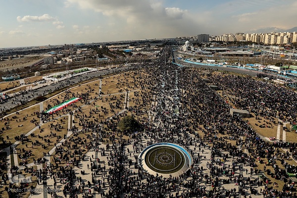 جشن پیروزی انقلاب اسلامی در میدان آزادی