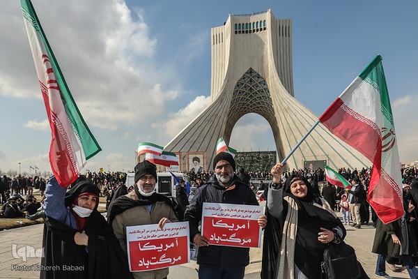 جشن پیروزی انقلاب اسلامی در میدان آزادی