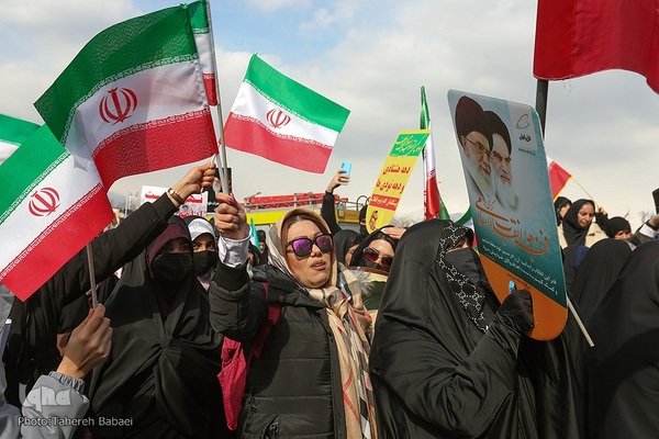 جشن پیروزی انقلاب اسلامی در میدان آزادی