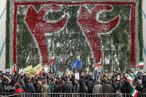 جشن پیروزی انقلاب اسلامی در میدان آزادی