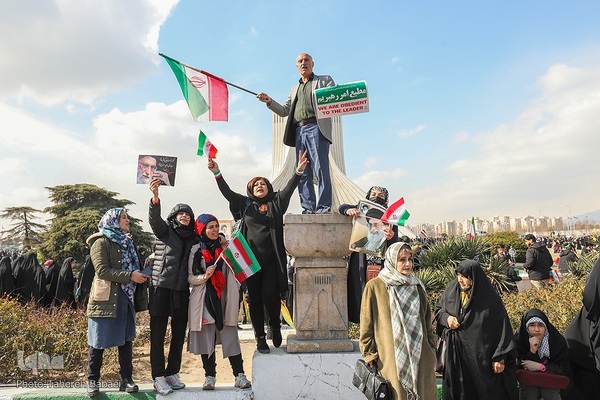 جشن پیروزی انقلاب اسلامی در میدان آزادی