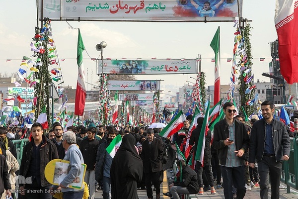 جشن پیروزی انقلاب اسلامی در میدان آزادی