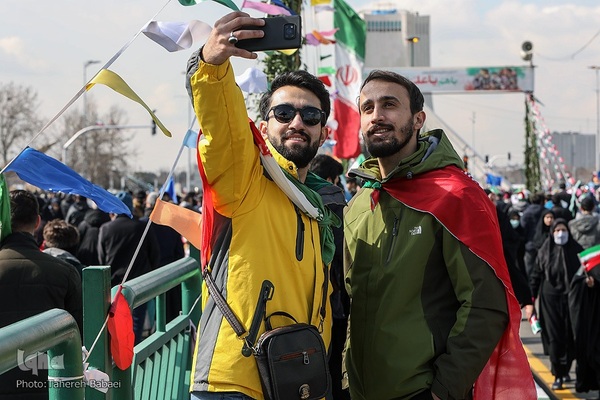 جشن پیروزی انقلاب اسلامی در میدان آزادی