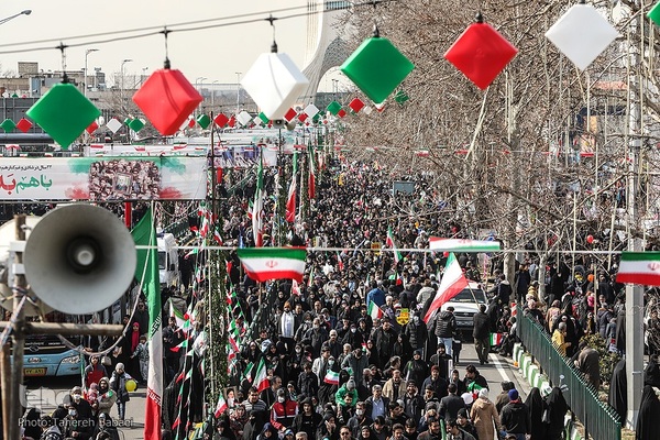 جشن پیروزی انقلاب اسلامی در میدان آزادی