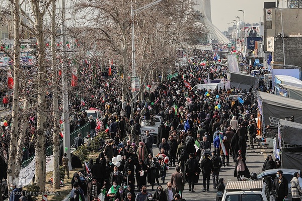 جشن پیروزی انقلاب اسلامی در میدان آزادی