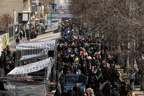 جشن پیروزی انقلاب اسلامی در میدان آزادی