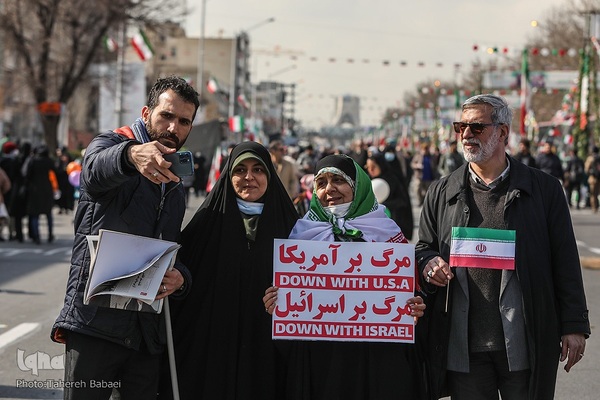 جشن پیروزی انقلاب اسلامی در میدان آزادی