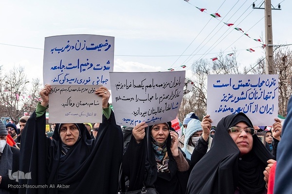 راهپیمایی یوم‌الله ۲۲بهمن در کرج