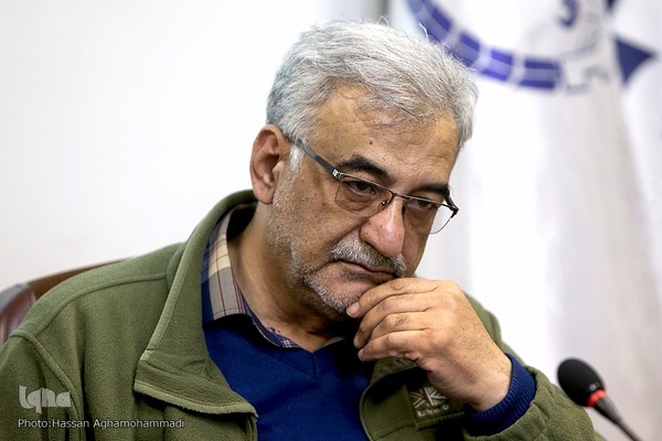 نشست نقد و بررسی کتاب «من و آقای همسایه»