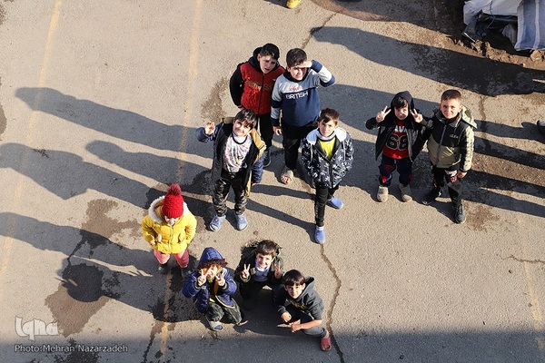 زندگی جاری است