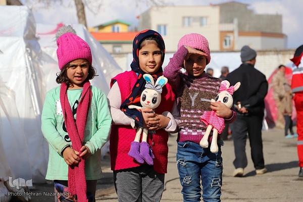 زندگی جاری است