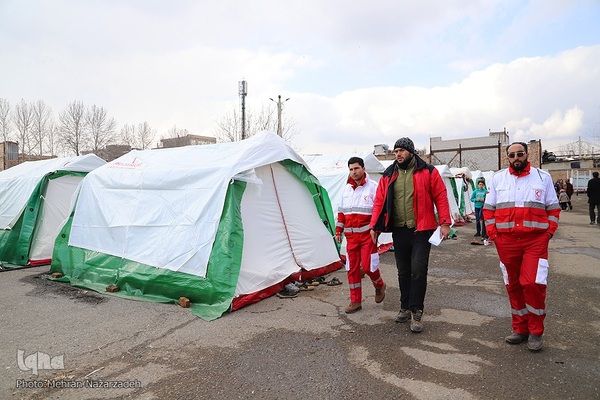 زندگی جاری است