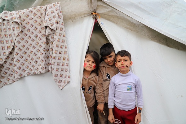 زندگی جاری است