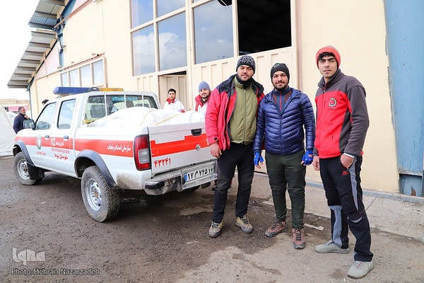 زندگی جاری است