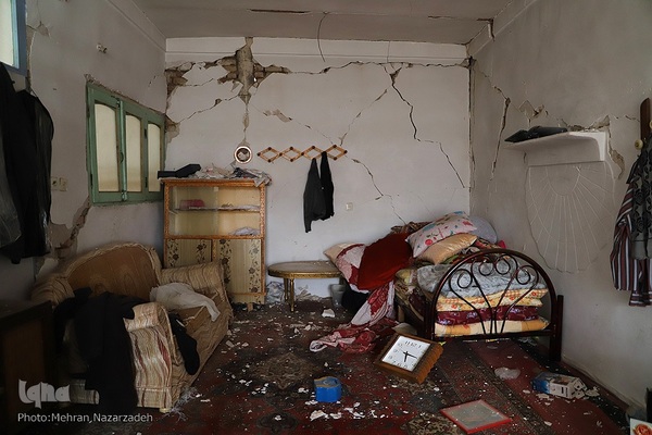 زندگی جاری است