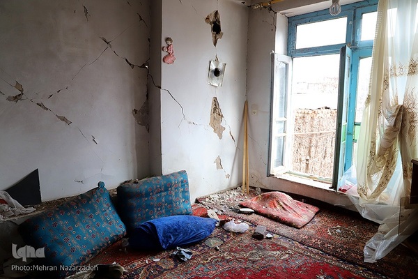 زندگی جاری است