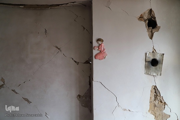 زندگی جاری است