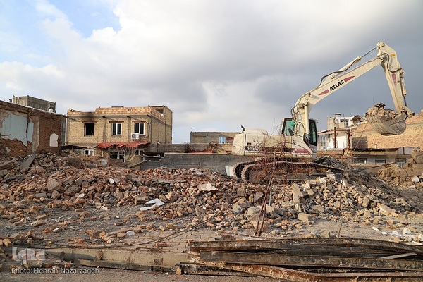 زندگی جاری است