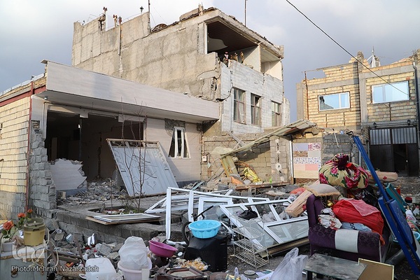 زندگی جاری است