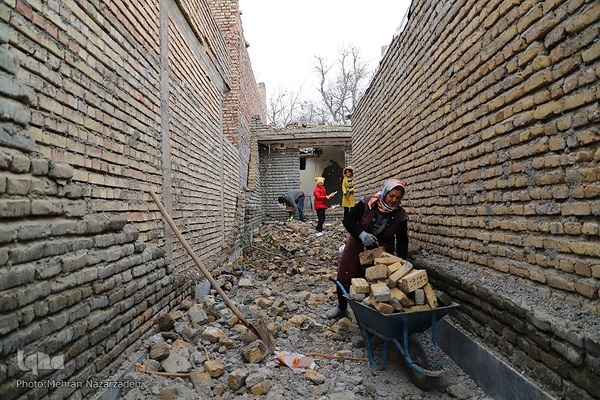 زندگی جاری است