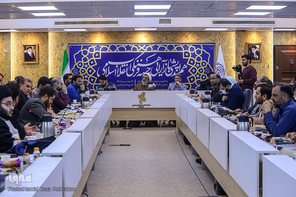 نشست هم‌اندیشی باز‌آرایی جبهه فرهنگی انقلاب اسلامی