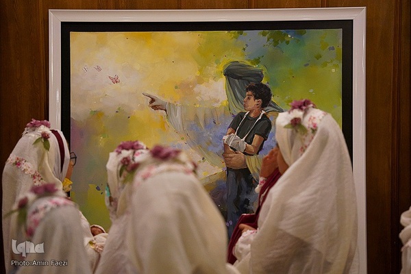 آیین جشن تکلیف جمعی از دختران دانش‌آموز شیرازی در آستان مطهر حضرت شاهچراغ (ع)