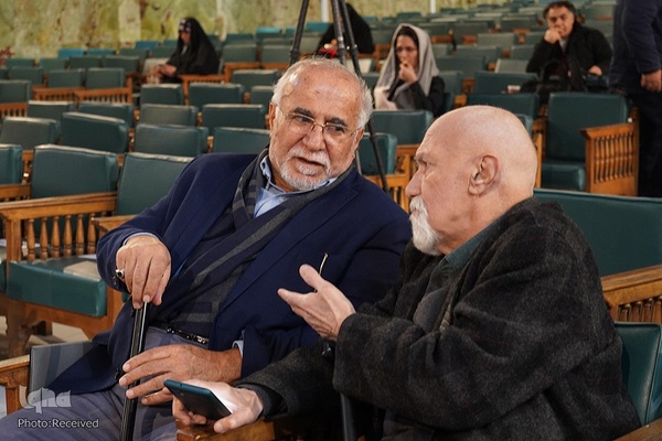 مراسم رونمایی کتاب «همه چیز روبه‌راه است؛ ممنونم»