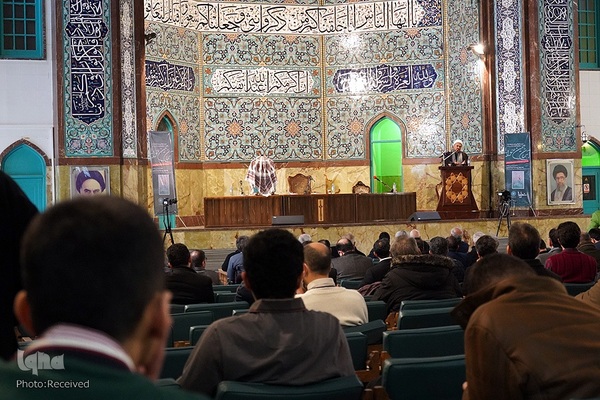 مراسم رونمایی کتاب «همه چیز روبه‌راه است؛ ممنونم»