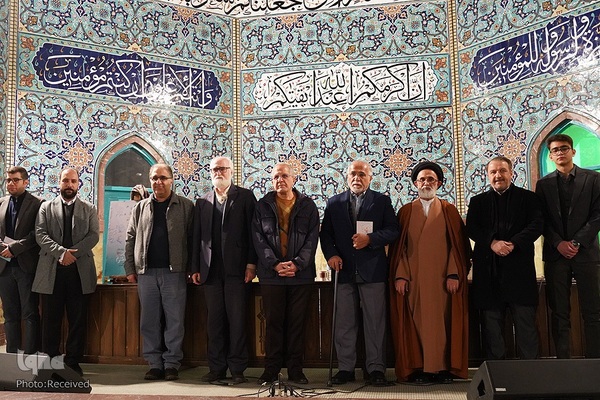 مراسم رونمایی کتاب «همه چیز روبه‌راه است؛ ممنونم»