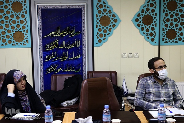 آیین رونمایی از کتاب «بخور، نخور» نوشته محمد حسن‌زاده