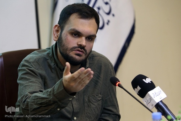 آیین رونمایی از کتاب «بخور، نخور» نوشته محمد حسن‌زاده