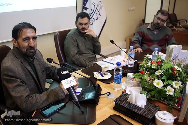 آیین رونمایی از کتاب «بخور، نخور» نوشته محمد حسن‌زاده